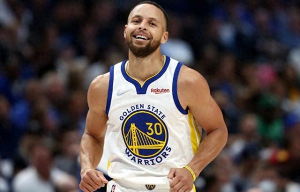 Truyền thông Hoa Kỳ sắp xếp lại mười người chơi hàng đầu trong lịch sử NBA: James đứng thứ 2, Curry 