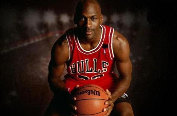 Truyền thông Hoa Kỳ sắp xếp lại mười ngôi sao NBA hàng đầu trong lịch sử: Duncan số 7, James số 2, x